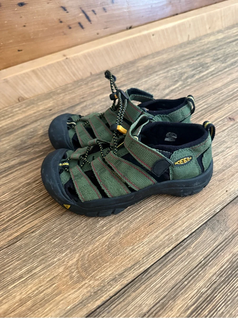 Keen closed toe